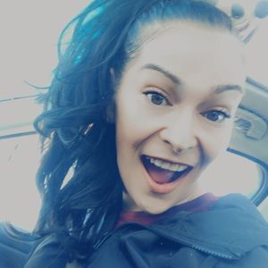 Meet your Posher, Dayna